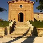 Farm stay Monastero Di San Biagio *