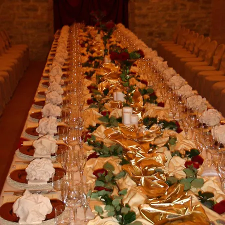 مزرعة للإقامة Monastero Di San Biagio *