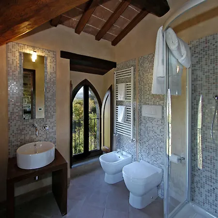 مزرعة للإقامة Monastero Di San Biagio *