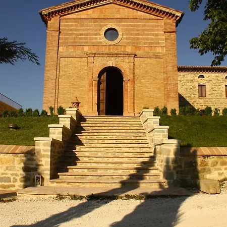 مزرعة للإقامة Monastero Di San Biagio *