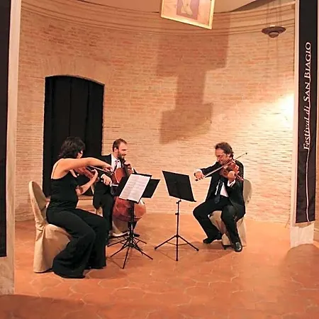 Monastero Di San Biagio Lantgård *